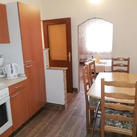 Appartamento Nevenka Starigrad Paklenica