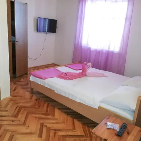 Nevenka Starigrad Paklenica